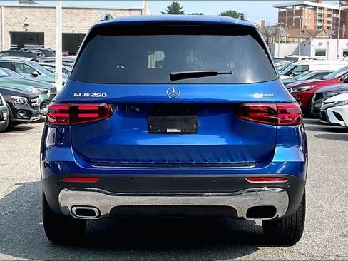 Used 2026 Mercedes-Benz GLB 250 4MATIC image 3