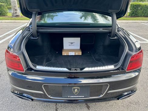 Used 2024 Bentley Flying Spur W12 image 23
