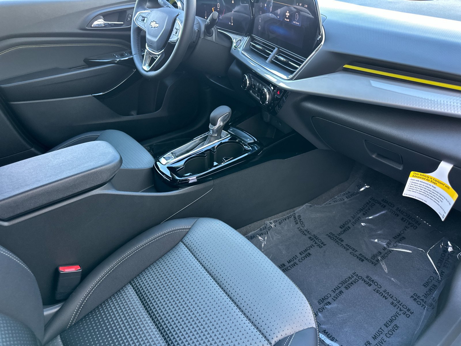 New 2026 Chevrolet Trax LT w/ LT Convenience Package FWD image 16