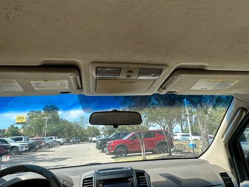 Used 2010 Nissan Frontier SE RWD image 19