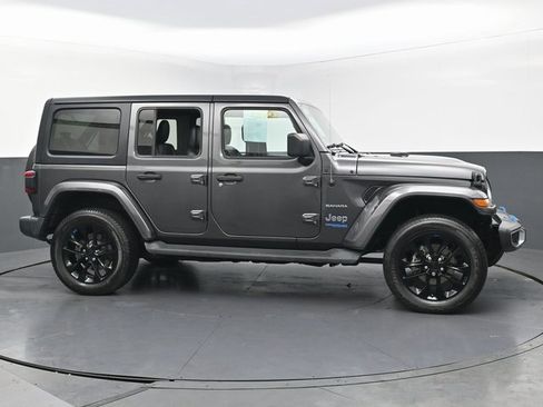 Used 2022 Jeep Wrangler Unlimited Sahara w/ Cold Weather Group image 6