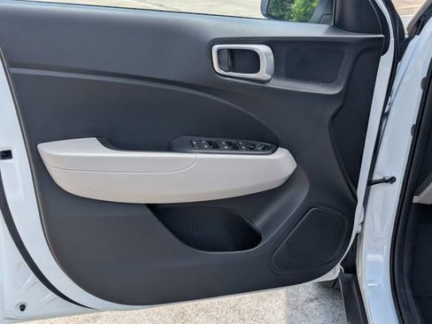 New 2026 Hyundai Venue SEL FWD image 10