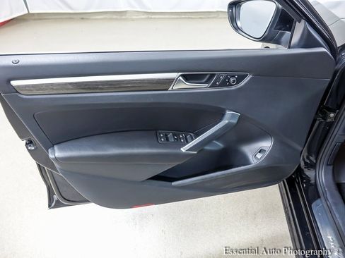 Used 2017 Volkswagen Passat 1.8T SE image 20