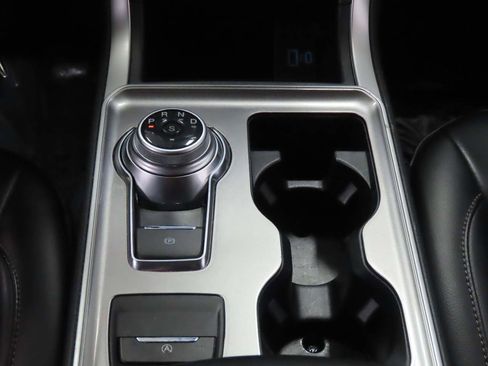 Used 2024 Ford Edge SEL AWD/4WD image 9
