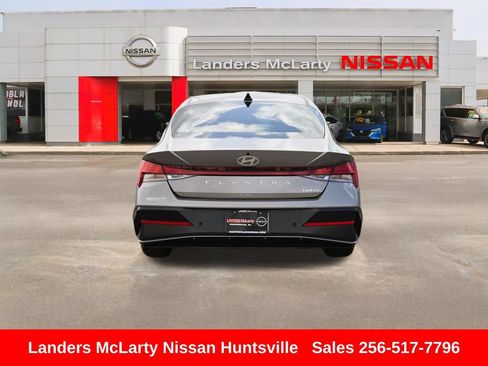 Used 2024 Hyundai Elantra Limited FWD image 5
