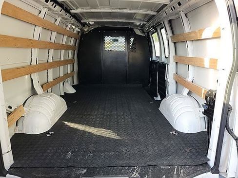 Used 2024 Chevrolet Express 2500 w/ Driver Convenience Package image 5