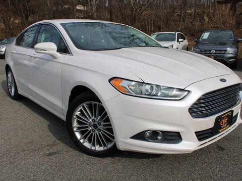 Used 2014 Ford Fusion SE w/ Equipment Group 202A image 4