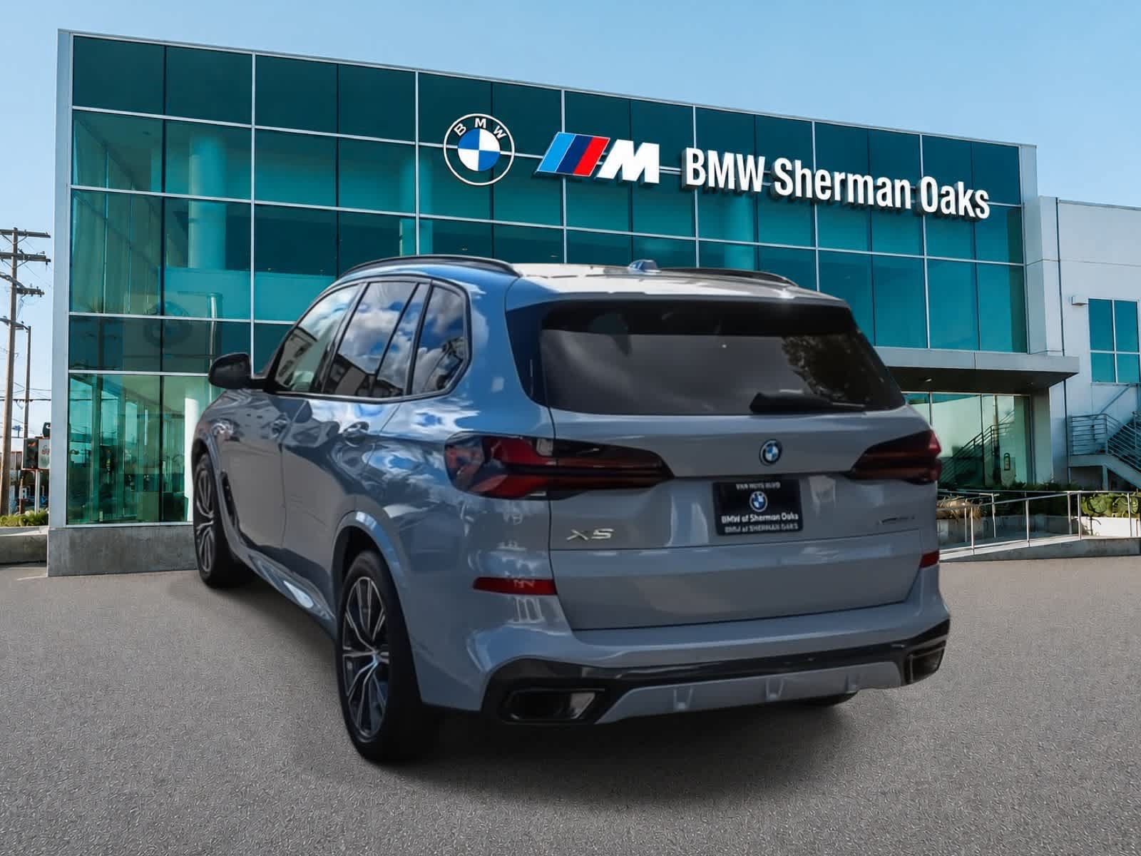 Used 2026 BMW X5 xDrive50e w/ M Sport Package AWD/4WD image 12