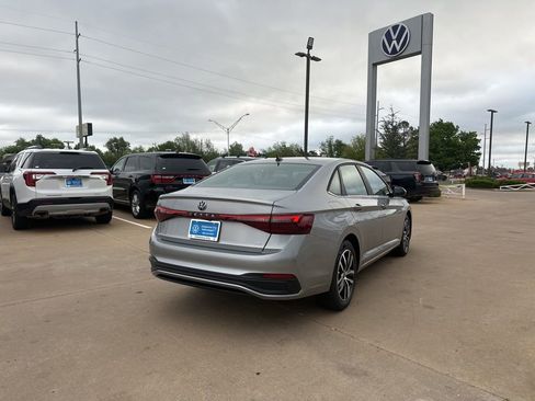 New 2026 Volkswagen Jetta SE FWD image 5