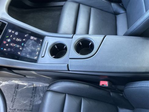 Used 2021 Porsche Taycan image 20