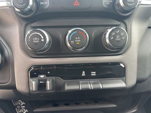 Used 2024 RAM 2500 Big Horn AWD/4WD image 24