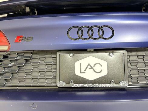Used 2021 Audi R8 V10 w/ Premium Package RWD image 34
