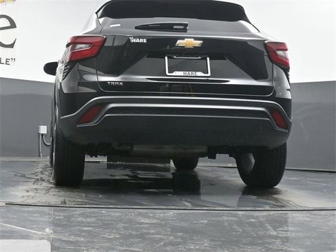 Used 2024 Chevrolet Trax LS w/ LS Convenience Package image 53