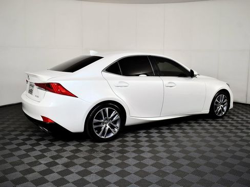Used 2020 Lexus IS 300 image 8
