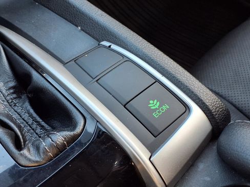 Used 2017 Honda Civic Touring image 8