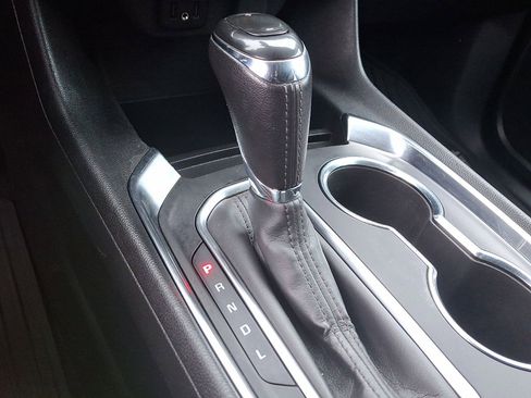 Used 2020 Chevrolet Traverse LT w/ Driver Confidence II Package image 12