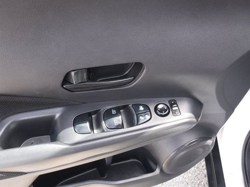 Used 2022 Nissan Kicks S FWD image 10