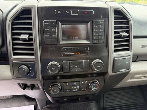 Used 2019 Ford F550 4x4 Regular Cab Super Duty image 20