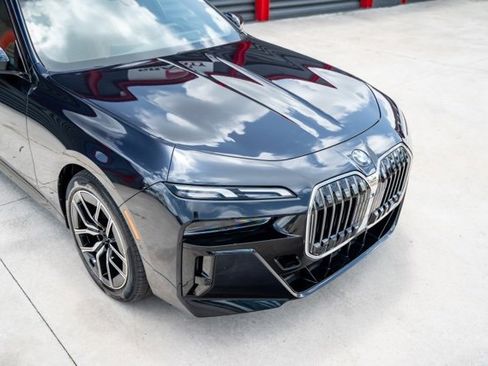 Used 2023 BMW 740i w/ Parking Assistance Package image 16