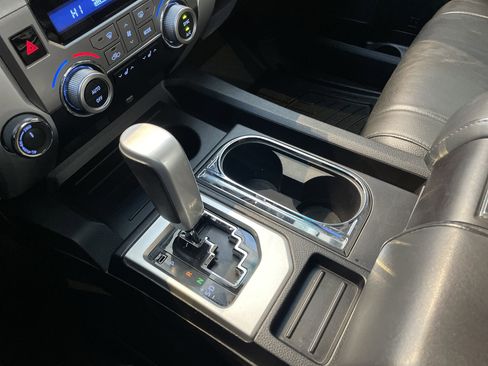 Used 2016 Toyota Tundra Limited image 30