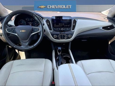 Used 2022 Chevrolet Malibu LT w/ Leather Package FWD image 7