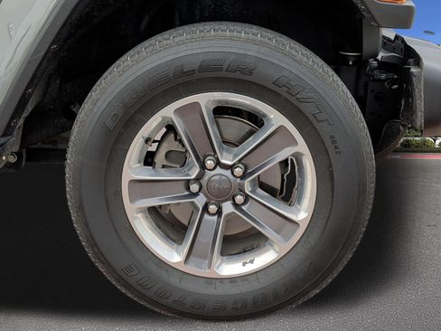 Used 2021 Jeep Wrangler Unlimited Sahara AWD/4WD image 7