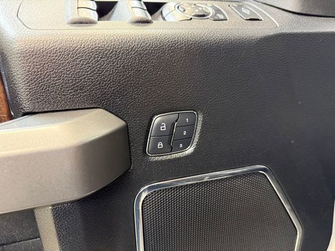 Used 2017 Ford F250 Platinum w/ Platinum Ultimate Package image 25