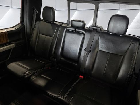 Used 2019 Ford F150 Lariat w/ Equipment Group 502A Luxury AWD/4WD image 16