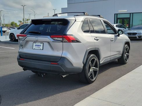 Used 2020 Toyota RAV4 LE image 7