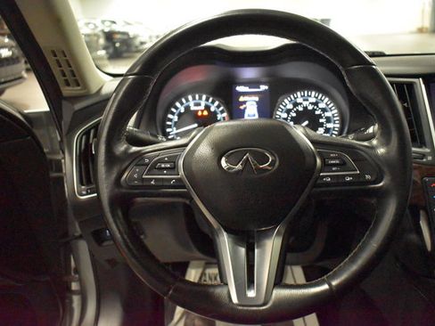 Used 2018 INFINITI Q50 Luxe RWD image 18