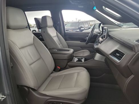 Used 2021 Chevrolet Tahoe Z71 w/ Z71 Off-Road Package AWD/4WD image 27