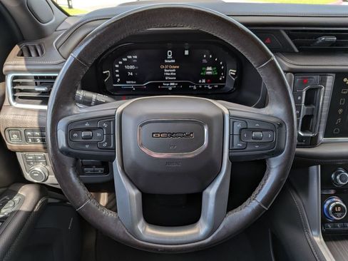 Used 2022 GMC Yukon Denali w/ Denali Premium Package AWD/4WD image 12