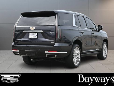 Certified 2025 Cadillac Escalade Premium Luxury AWD/4WD image 5