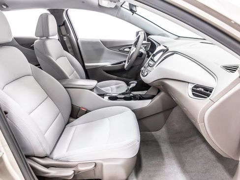 Used 2022 Chevrolet Malibu LS FWD image 30