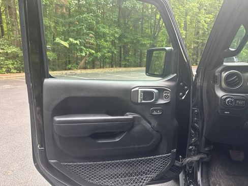 Used 2021 Jeep Gladiator Sport AWD/4WD image 5