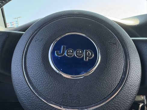 Used 2015 Jeep Wrangler Unlimited Sahara w/ Connectivity Group image 43