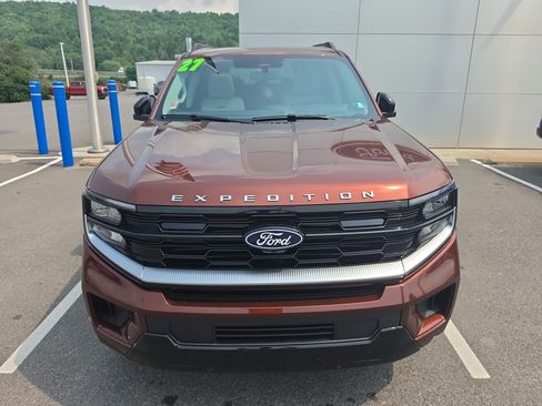 New 2027 Ford Expedition Max Platinum w/ Driver's Package AWD/4WD image 9