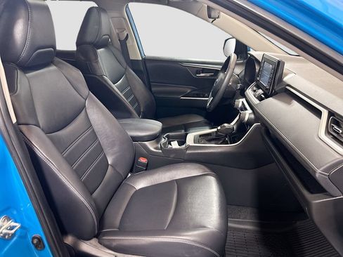 Used 2021 Toyota RAV4 XLE Premium FWD image 25