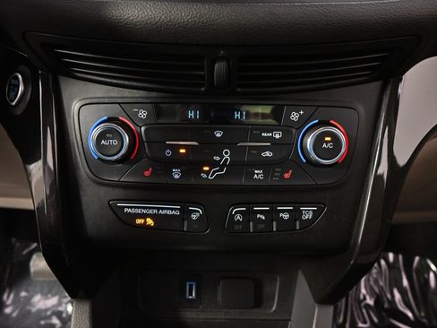 Used 2017 Ford Escape Titanium w/ Equipment Group 301A AWD/4WD image 31