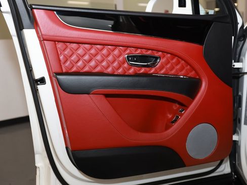 Used 2021 Bentley Bentayga Speed image 22
