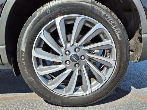 Used 2023 Lincoln Corsair Reserve image 35