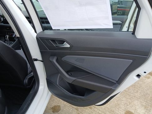 New 2026 Volkswagen Jetta SE FWD image 27