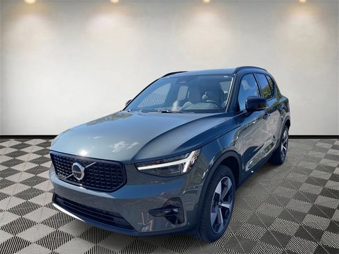 New 2026 Volvo XC40 B5 Plus w/ Protection Package Premier image 7