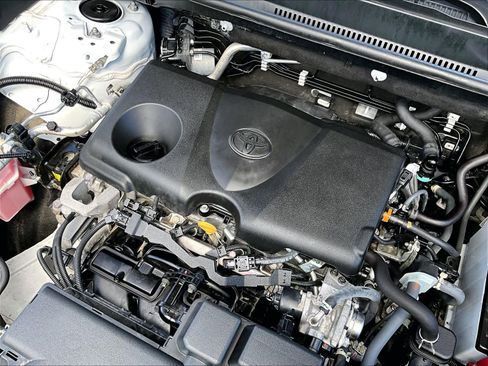 Used 2024 Toyota RAV4 XLE FWD image 34