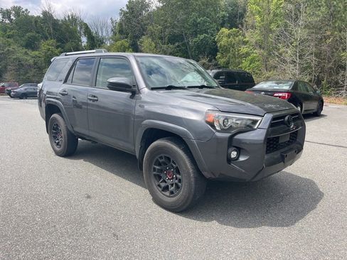 Used 2023 Toyota 4Runner SR5 AWD/4WD image 7