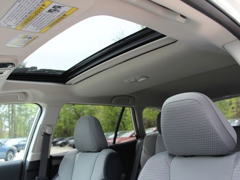 Certified 2025 Subaru Outback Premium AWD/4WD image 19