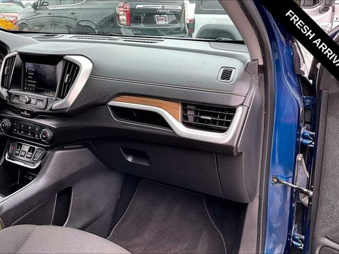 Used 2021 GMC Terrain SLE FWD image 25