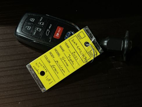 Used 2021 Toyota Sienna XLE FWD image 37