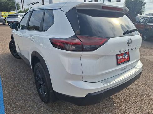 Certified 2026 Nissan Rogue SV image 5