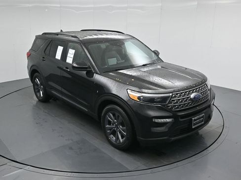 Certified 2022 Ford Explorer XLT w/ Equipment Group 202A image 44
